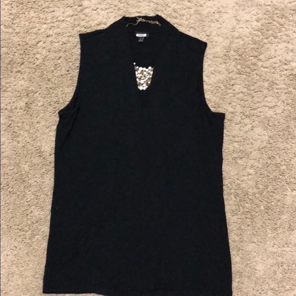 Fitted, but not tight, top